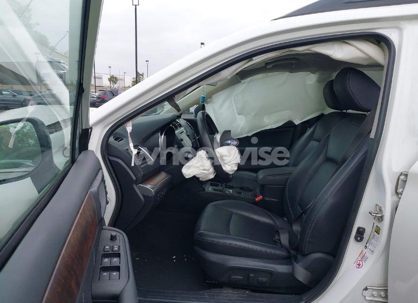 Photo 5 of 2019 Subaru Outback 3.6R LIMITED (VIN 4S4BSENC4K3278965)