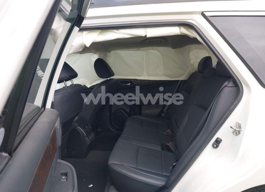 Photo 8 of 2019 Subaru Outback 3.6R LIMITED (VIN 4S4BSENC4K3278965)