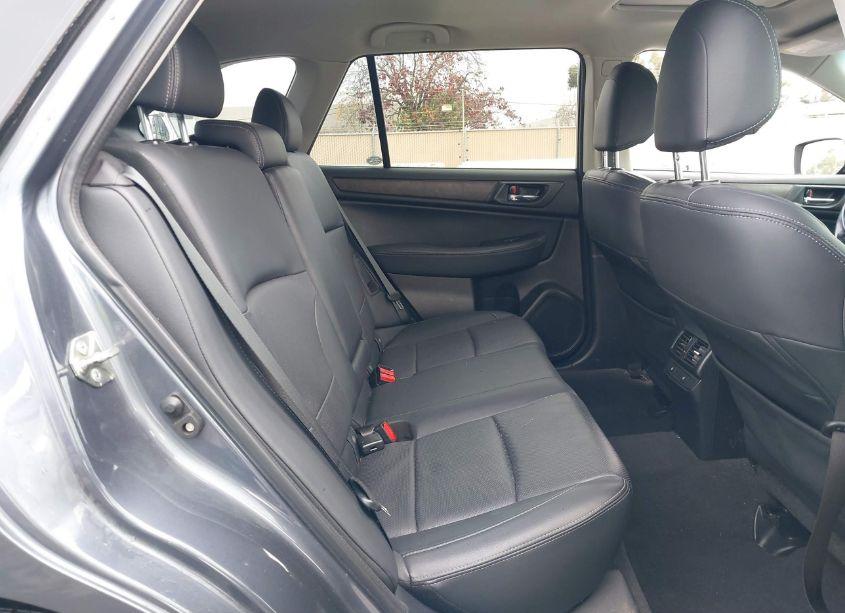 Photo 8 of 2016 Subaru Outback 3.6R LIMITED (VIN 4S4BSENC5G3284877)