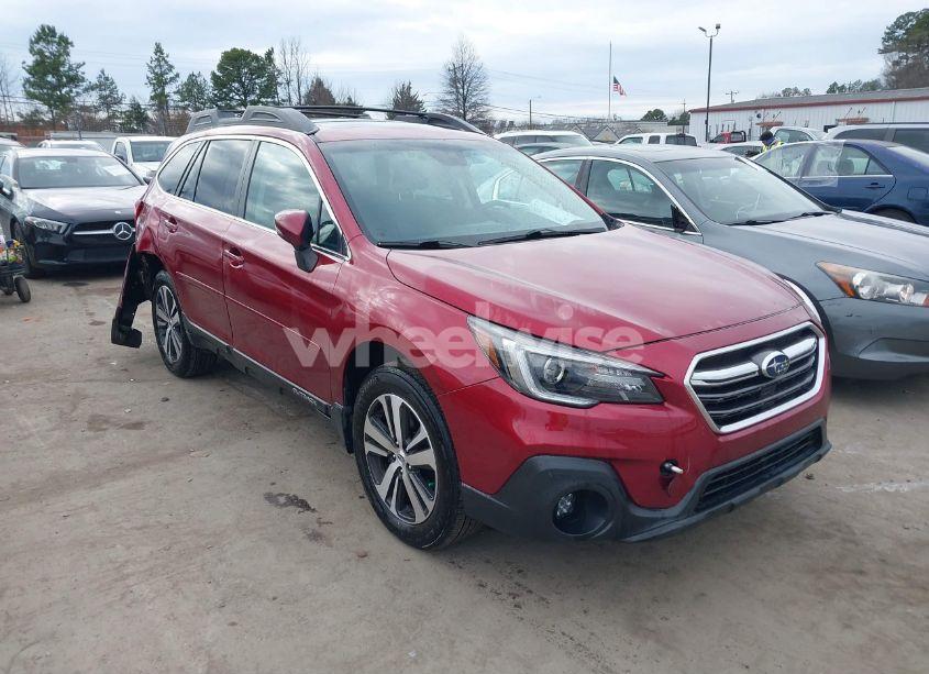 2018 Subaru Outback 3.6R LIMITED (VIN 4S4BSENC6J3386079) main photo