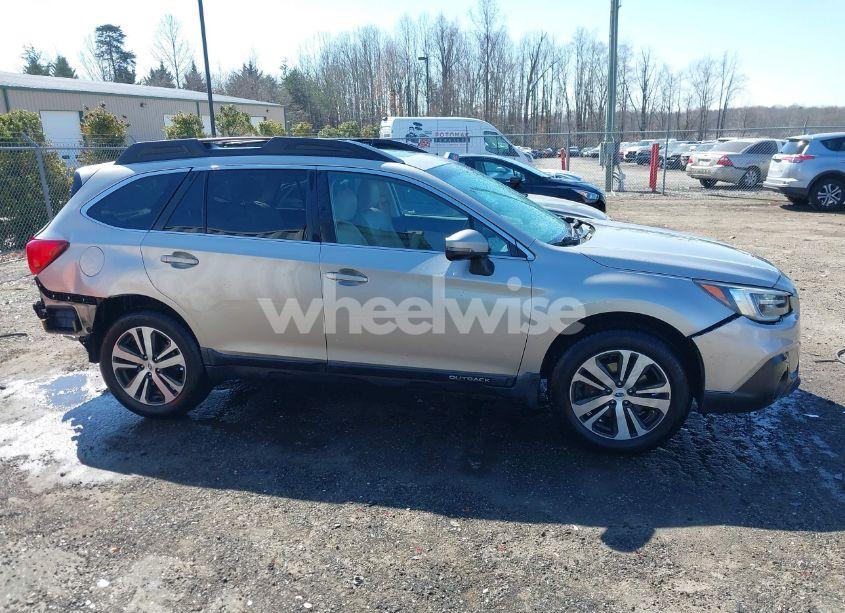 Photo 13 of 2018 Subaru Outback 3.6R LIMITED (VIN 4S4BSENC7J3371655)