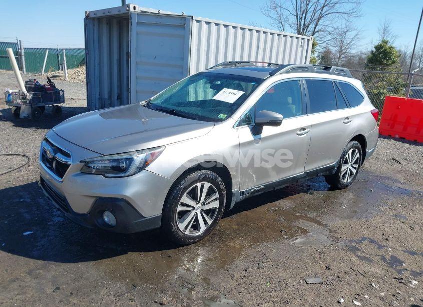 Photo 2 of 2018 Subaru Outback 3.6R LIMITED (VIN 4S4BSENC7J3371655)