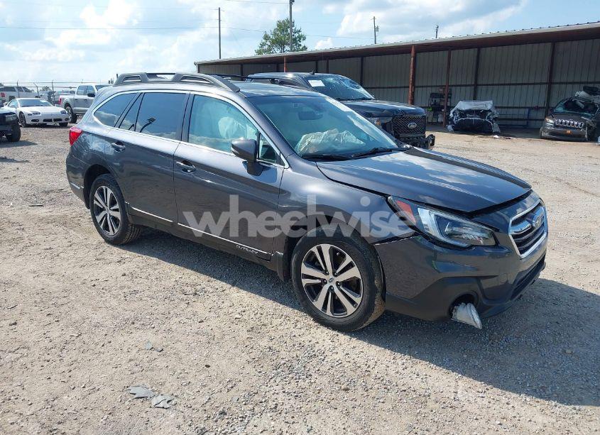 2019 Subaru Outback 3.6R LIMITED (VIN 4S4BSENC7K3224947) main photo