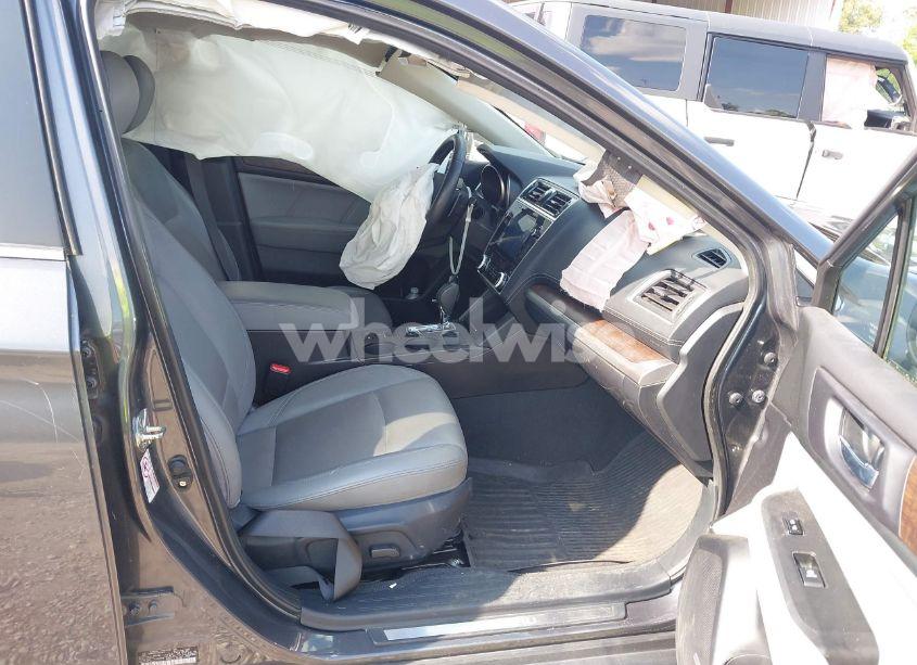 Photo 5 of 2019 Subaru Outback 3.6R LIMITED (VIN 4S4BSENC7K3224947)