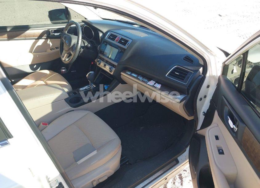 Photo 5 of 2016 Subaru Outback 3.6R LIMITED (VIN 4S4BSENC8G3297297)