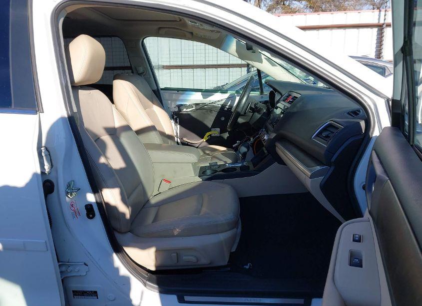 Photo 5 of 2017 Subaru Outback 3.6R LIMITED (VIN 4S4BSENC8H3382139)