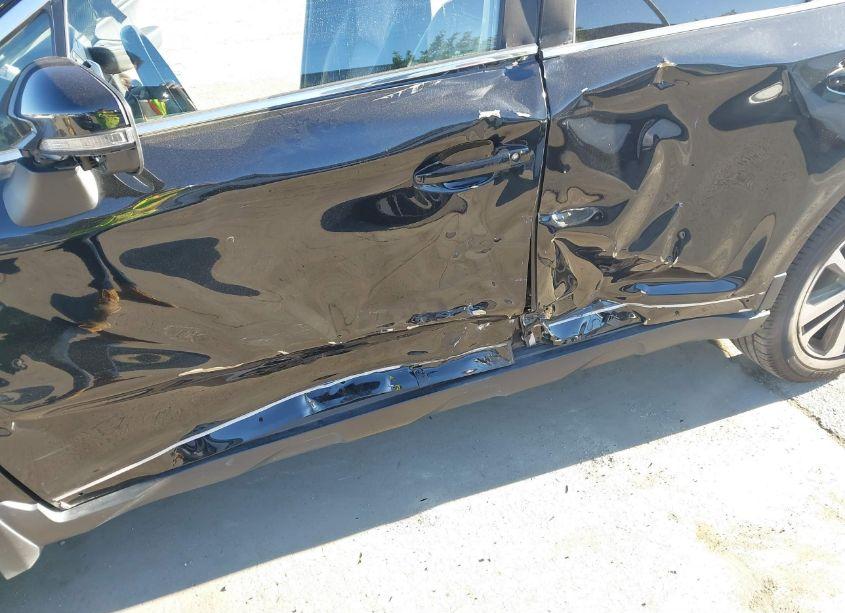 Photo 6 of 2018 Subaru Outback 3.6R LIMITED (VIN 4S4BSENC8J3328491)