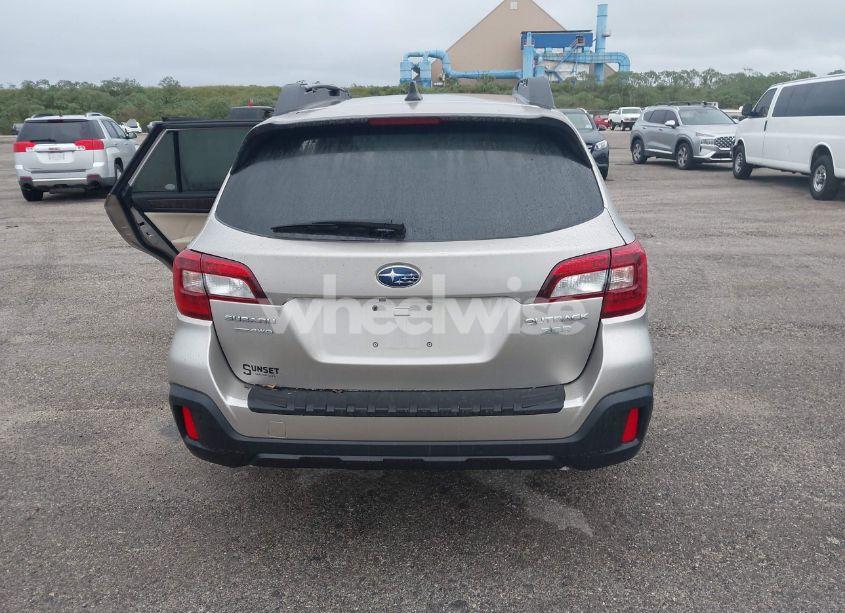 Photo 16 of 2018 Subaru Outback 3.6R LIMITED (VIN 4S4BSENC8J3330662)