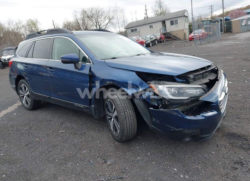 2019 Subaru Outback 3.6R LIMITED (VIN 4S4BSENC8K3317105) main photo