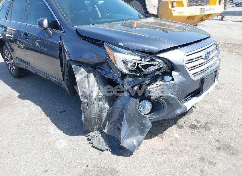 Photo 6 of 2017 Subaru Outback 3.6R LIMITED (VIN 4S4BSENC9H3336237)