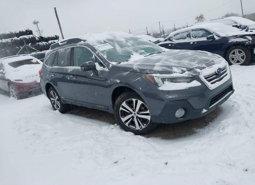 2018 Subaru Outback 3.6R LIMITED (VIN 4S4BSENC9J3324630) main photo