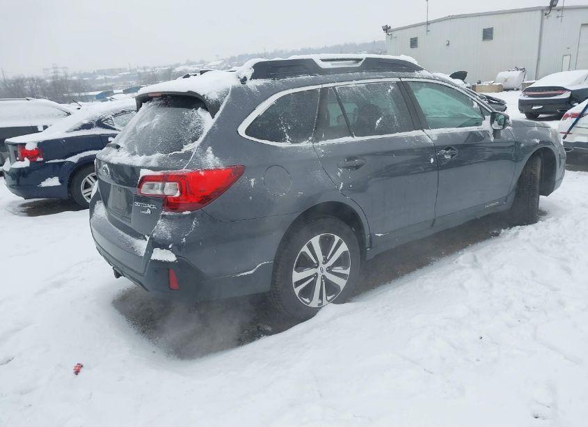 Photo 4 of 2018 Subaru Outback 3.6R LIMITED (VIN 4S4BSENC9J3324630)