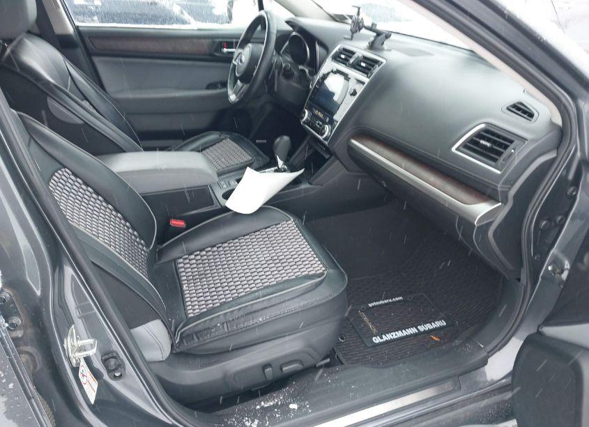 Photo 5 of 2018 Subaru Outback 3.6R LIMITED (VIN 4S4BSENC9J3324630)