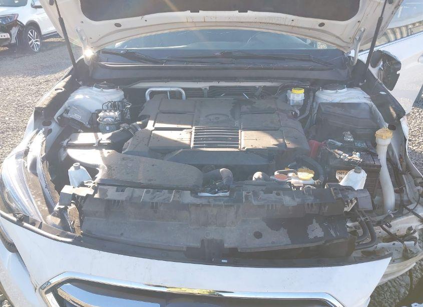 Photo 10 of 2018 Subaru Outback 3.6R LIMITED (VIN 4S4BSENC9J3330413)