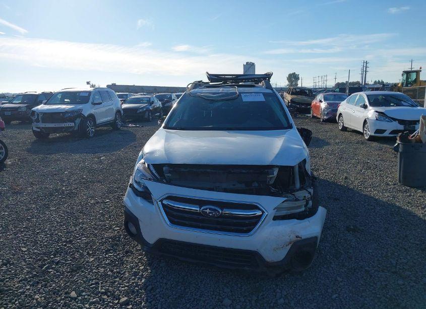 Photo 13 of 2018 Subaru Outback 3.6R LIMITED (VIN 4S4BSENC9J3330413)