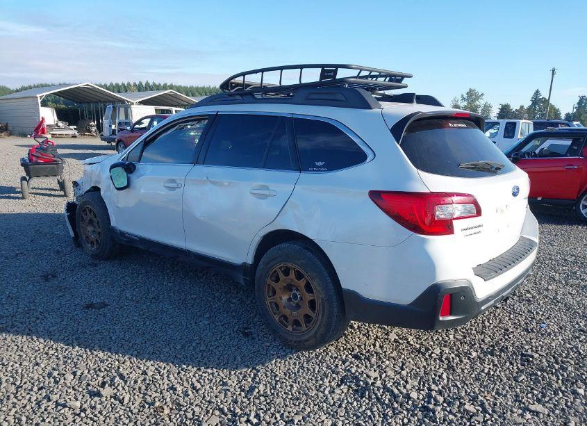 Photo 3 of 2018 Subaru Outback 3.6R LIMITED (VIN 4S4BSENC9J3330413)