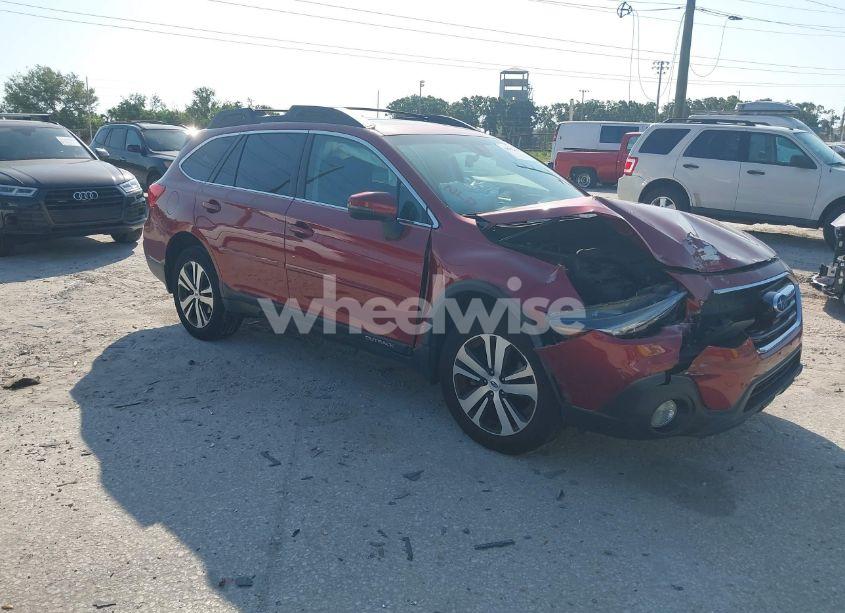 2018 Subaru Outback 3.6R LIMITED (VIN 4S4BSENCXJ3211575) main photo