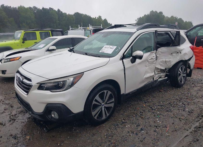 Photo 2 of 2018 Subaru Outback 3.6R LIMITED (VIN 4S4BSENCXJ3351982)