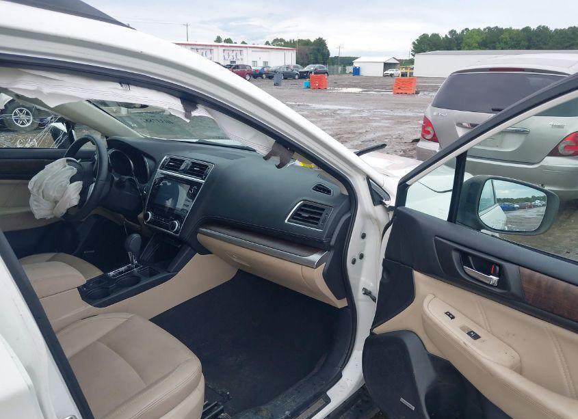 Photo 5 of 2018 Subaru Outback 3.6R LIMITED (VIN 4S4BSENCXJ3351982)