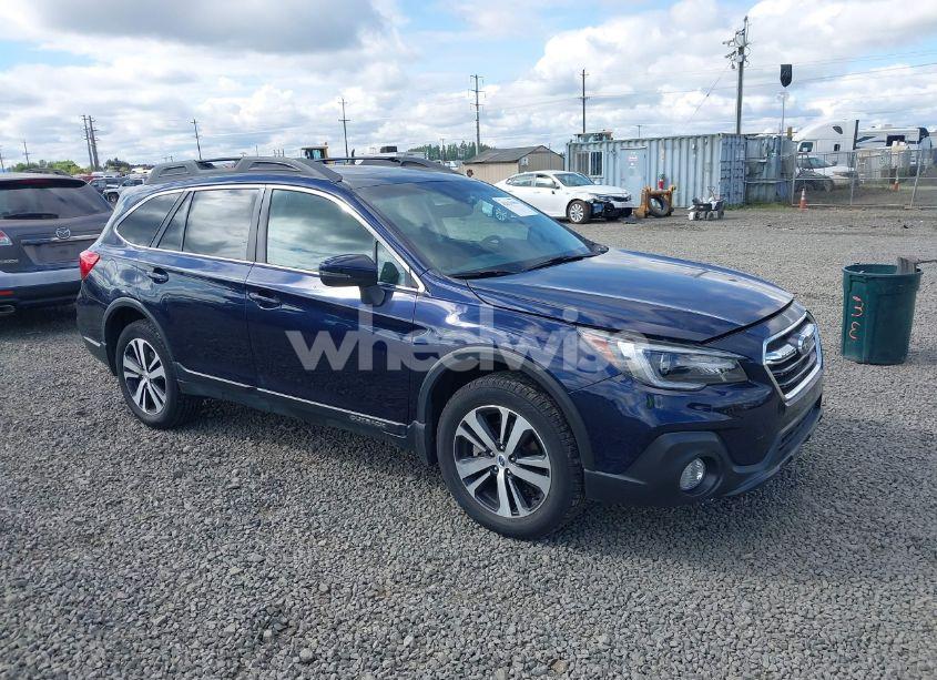 2018 Subaru Outback 3.6R LIMITED (VIN 4S4BSENCXJ3367812) main photo