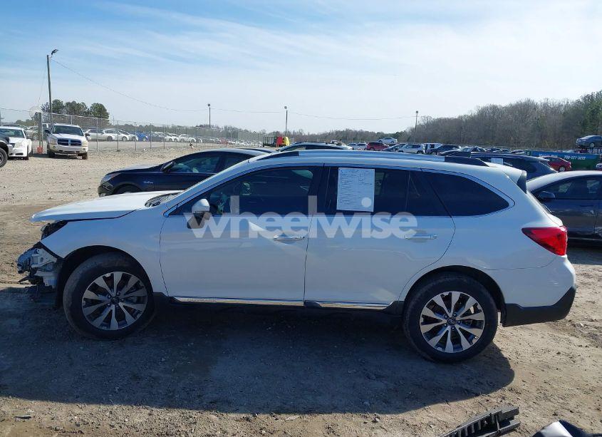 Photo 15 of 2019 Subaru Outback 3.6R TOURING (VIN 4S4BSETC0K3269845)