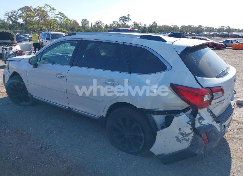 Photo 3 of 2019 Subaru Outback 3.6R TOURING (VIN 4S4BSETC2K3320794)