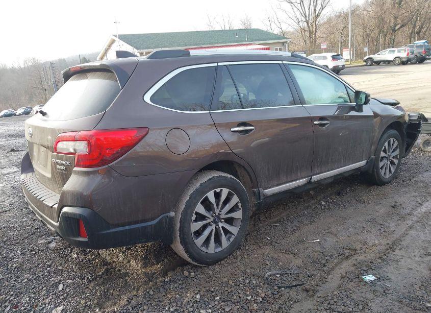 Photo 4 of 2019 Subaru Outback 3.6R TOURING (VIN 4S4BSETC3K3252151)