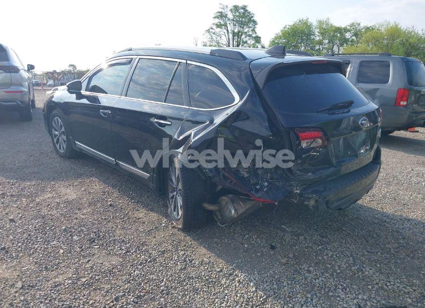 Photo 3 of 2019 Subaru Outback 3.6R TOURING (VIN 4S4BSETC6K3209553)