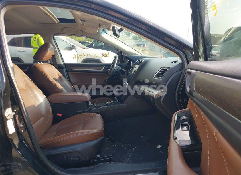 Photo 5 of 2019 Subaru Outback 3.6R TOURING (VIN 4S4BSETC6K3209553)