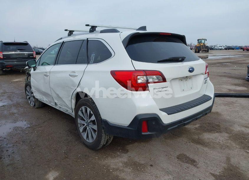 Photo 3 of 2019 Subaru Outback 3.6R TOURING (VIN 4S4BSETC7K3348901)