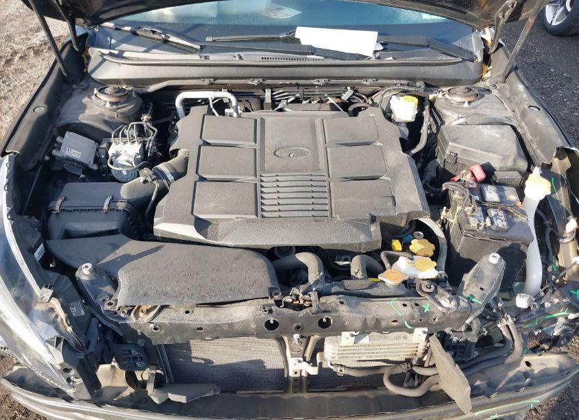 Photo 10 of 2018 Subaru Outback 3.6R TOURING (VIN 4S4BSETC9J3337199)