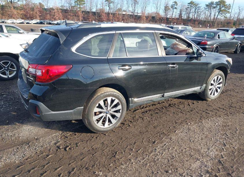 Photo 4 of 2018 Subaru Outback 3.6R TOURING (VIN 4S4BSETC9J3337199)