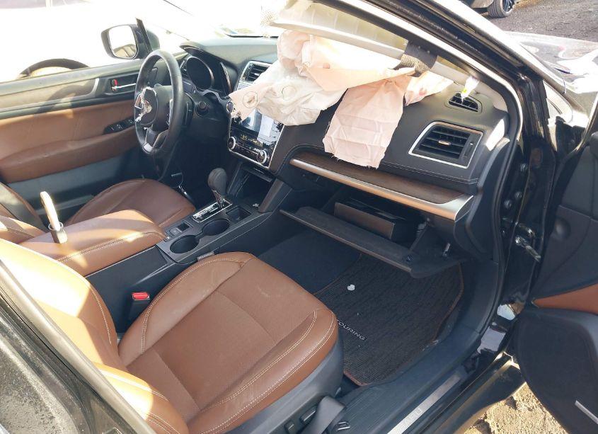 Photo 5 of 2018 Subaru Outback 3.6R TOURING (VIN 4S4BSETC9J3337199)