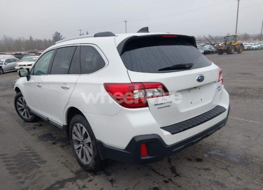 Photo 3 of 2019 Subaru Outback 3.6R TOURING (VIN 4S4BSETC9K3304530)