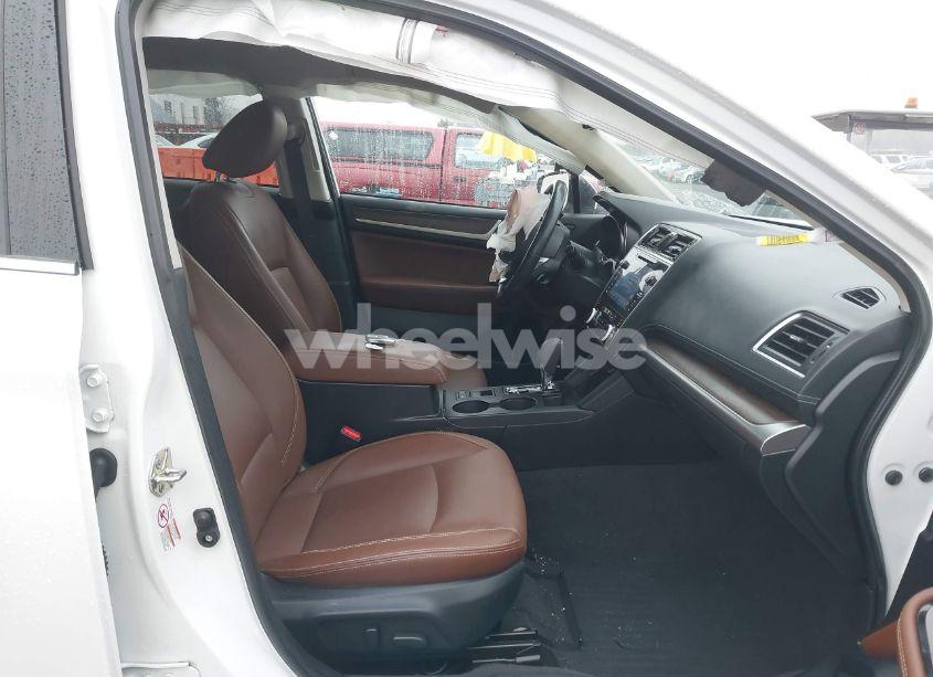 Photo 5 of 2019 Subaru Outback 3.6R TOURING (VIN 4S4BSETC9K3304530)