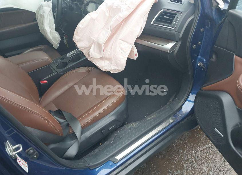 Photo 5 of 2017 Subaru Outback 3.6R TOURING (VIN 4S4BSETCXH3346472)