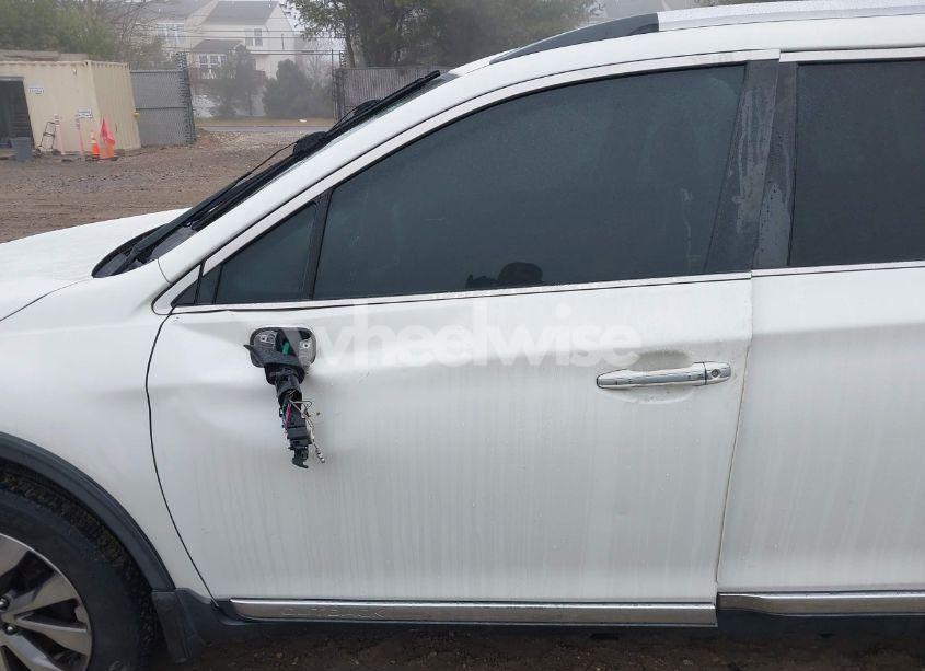 Photo 18 of 2018 Subaru Outback 3.6R TOURING (VIN 4S4BSETCXJ3209828)