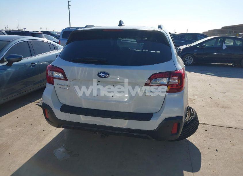 Photo 16 of 2018 Subaru Outback 3.6R TOURING (VIN 4S4BSETCXJ3231151)