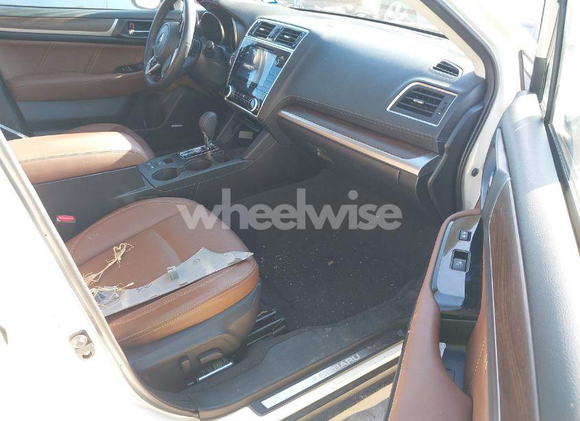 Photo 5 of 2018 Subaru Outback 3.6R TOURING (VIN 4S4BSETCXJ3231151)