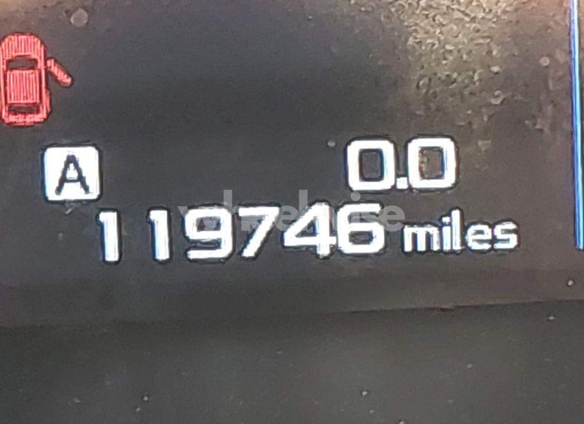 Photo 7 of 2018 Subaru Outback 3.6R TOURING (VIN 4S4BSETCXJ3231151)