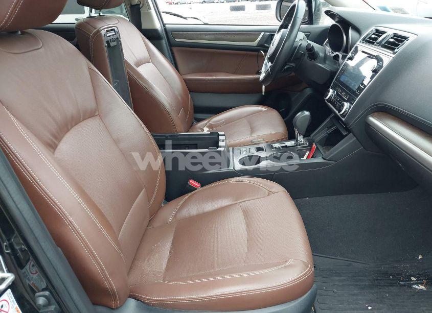 Photo 5 of 2018 Subaru Outback 3.6R TOURING (VIN 4S4BSETCXJ3232171)