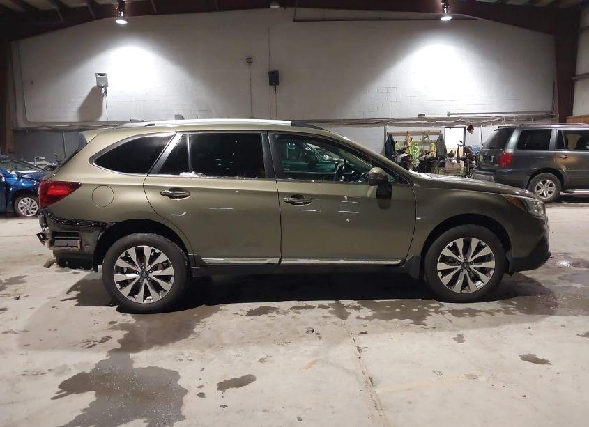 Photo 14 of 2018 Subaru Outback 3.6R TOURING (VIN 4S4BSETCXJ3300534)