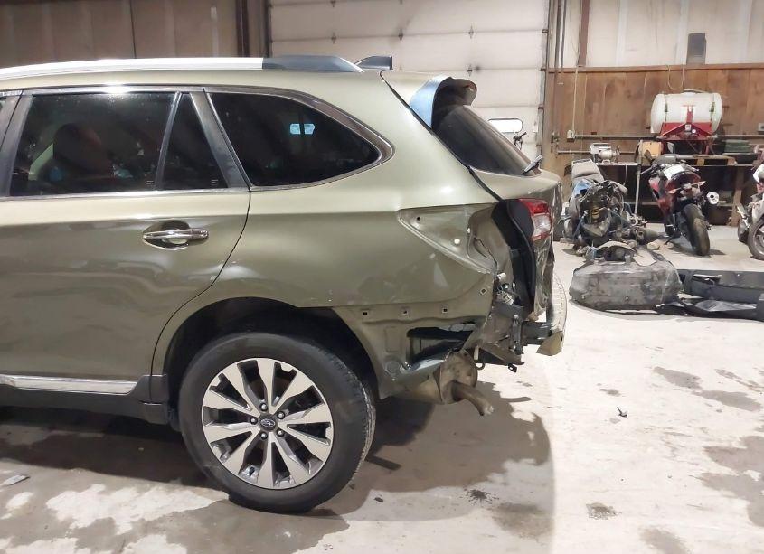 Photo 18 of 2018 Subaru Outback 3.6R TOURING (VIN 4S4BSETCXJ3300534)