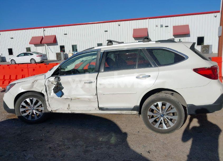 Photo 15 of 2019 Subaru Outback 3.6R TOURING (VIN 4S4BSETCXK3242989)