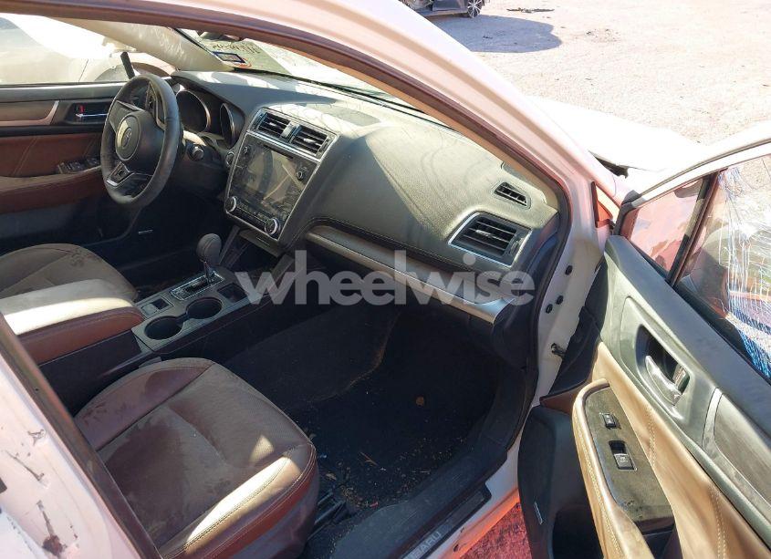 Photo 5 of 2019 Subaru Outback 3.6R TOURING (VIN 4S4BSETCXK3242989)