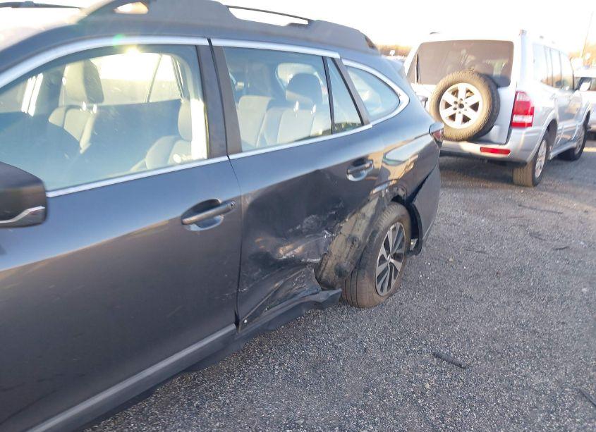 Photo 6 of 2020 Subaru Outback (VIN 4S4BTAAC6L3123279)