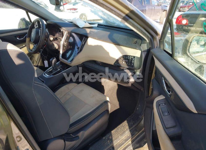 Photo 5 of 2020 Subaru Outback PREMIUM (VIN 4S4BTACC3L3105514)