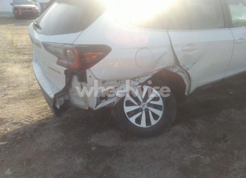 Photo 6 of 2021 Subaru Outback PREMIUM (VIN 4S4BTACC5M3198280)