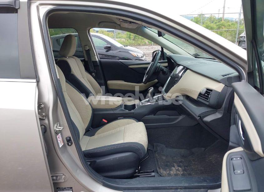 Photo 5 of 2020 Subaru Outback PREMIUM (VIN 4S4BTACC6L3103482)