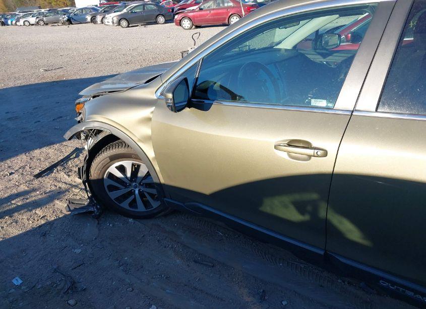 Photo 6 of 2020 Subaru Outback PREMIUM (VIN 4S4BTACC7L3265671)